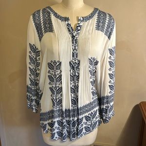 Daniel Rainn White and Blue Blouse EUC